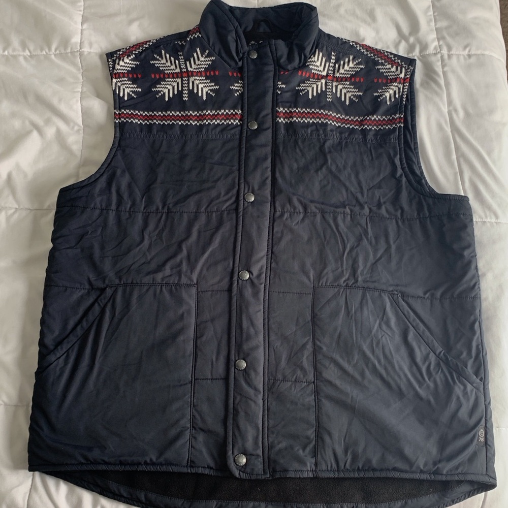 Men's Patterned Vest - Picture 2 of 10